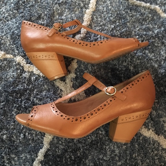 Phoebe T-Strap Heels - Picture 4 of 8